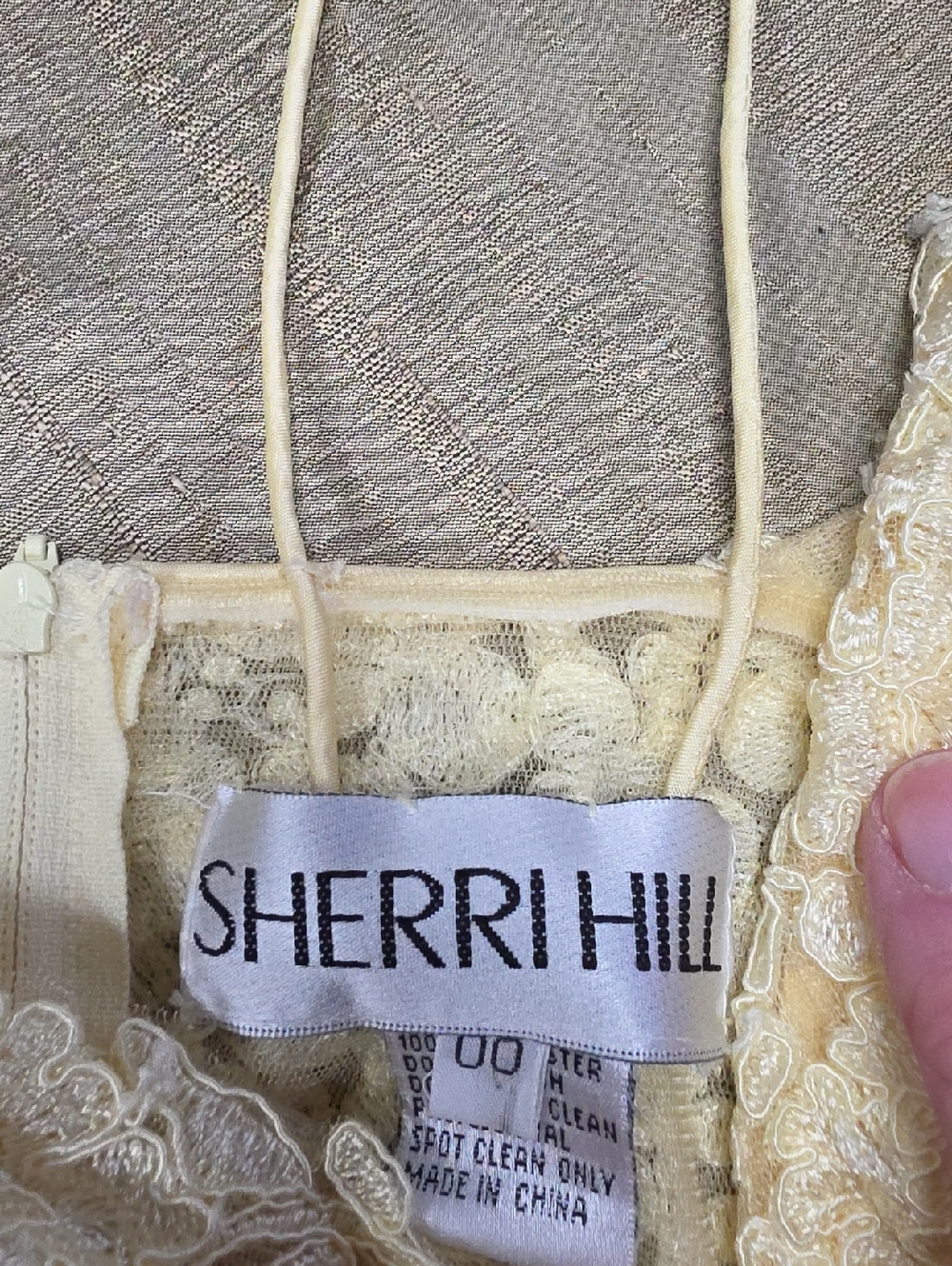Sherri Hill NWT Yellow Two Piece Lace Bodice A-Line Maxi Skirt Size 00 #52604 - Picture 7 of 10